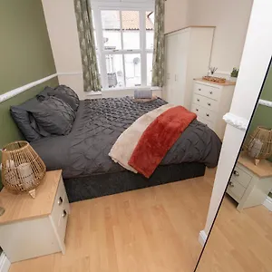Emmadale Bridington Town Centre Sleeps 10 Holiday home Bridlington
